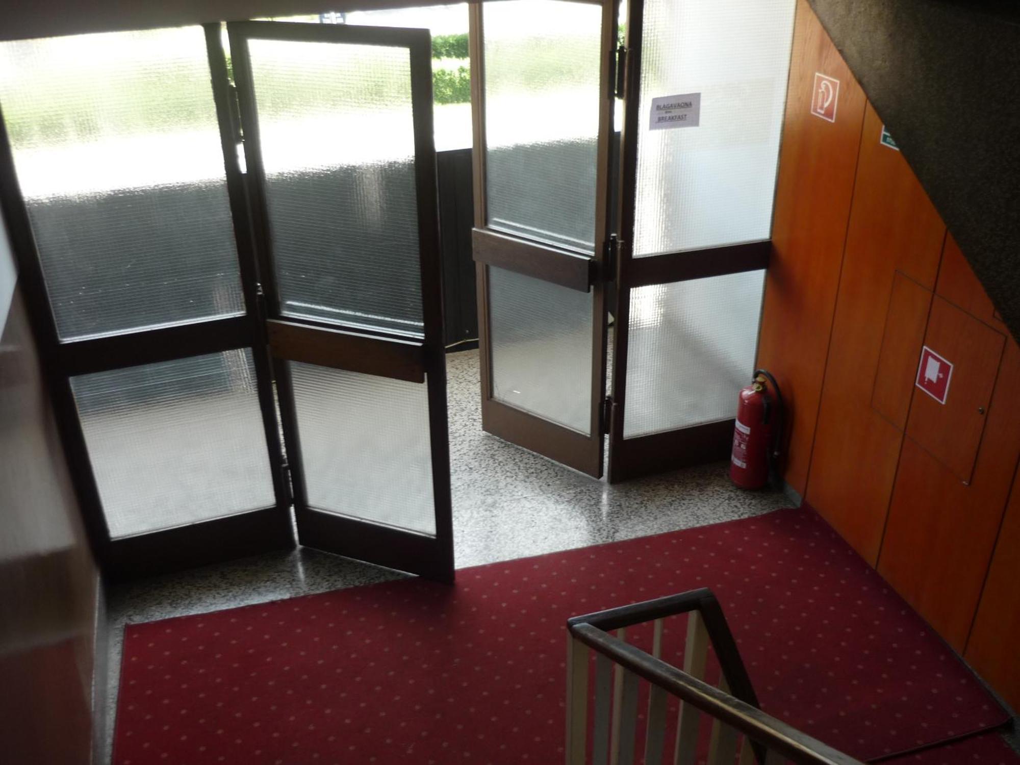 Rooms Bijela Ruza Велика-Горица Экстерьер фото