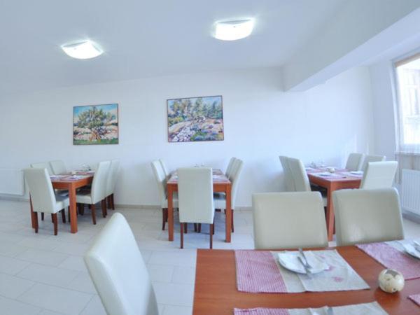 Rooms Bijela Ruza Велика-Горица Ресторан фото
